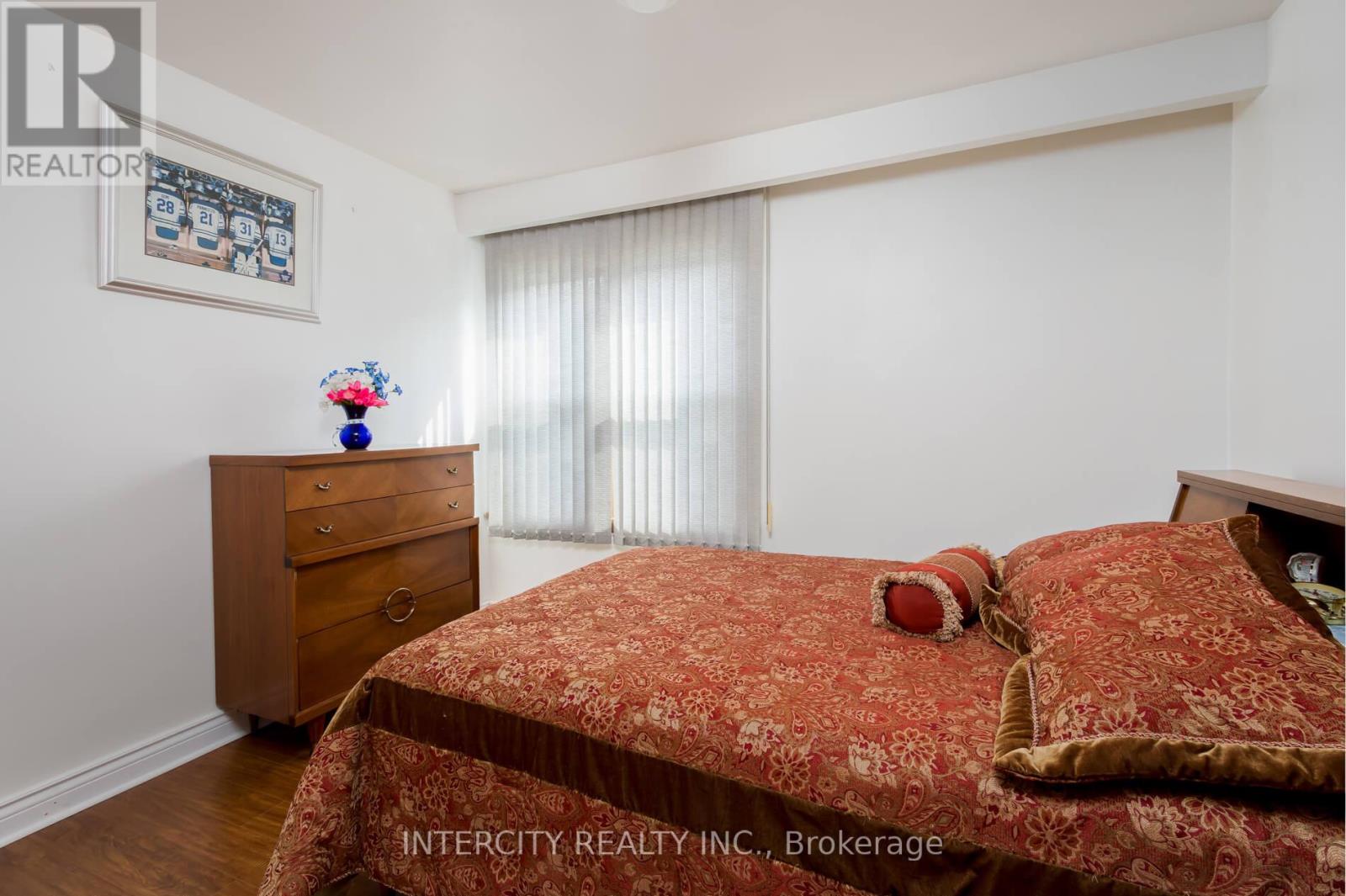 Photo 28 of 852 Glencairn Avenue, Toronto ON