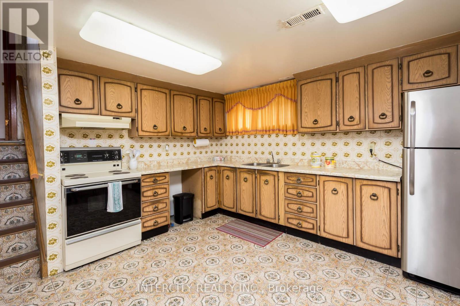 Photo 29 of 852 Glencairn Avenue, Toronto ON