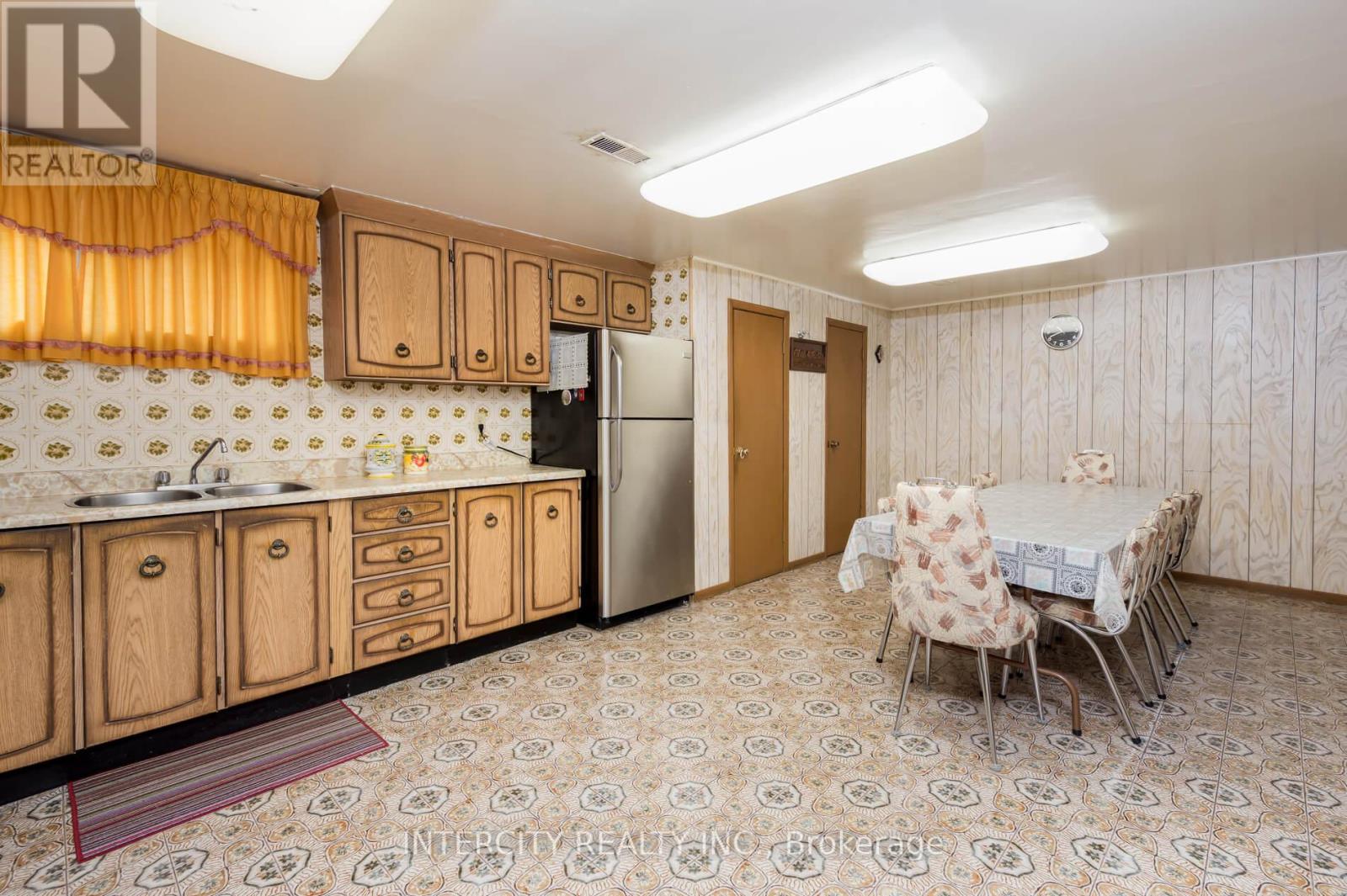 Photo 30 of 852 Glencairn Avenue, Toronto ON