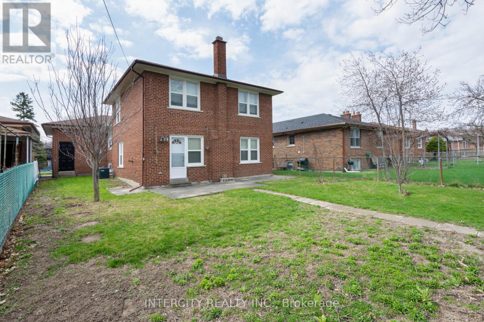 Photo 38 of 852 Glencairn Avenue, Toronto ON