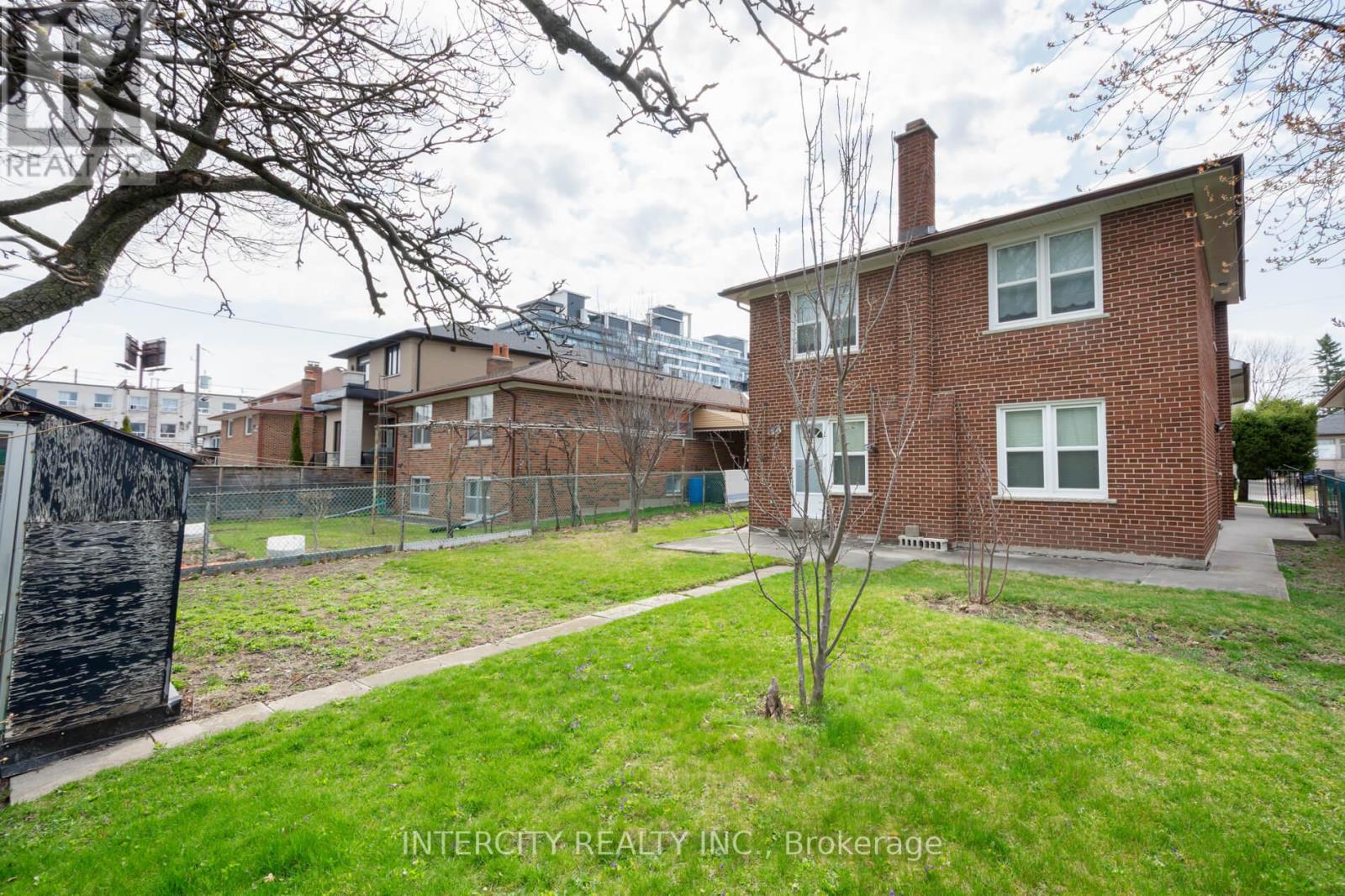 Photo 40 of 852 Glencairn Avenue, Toronto ON