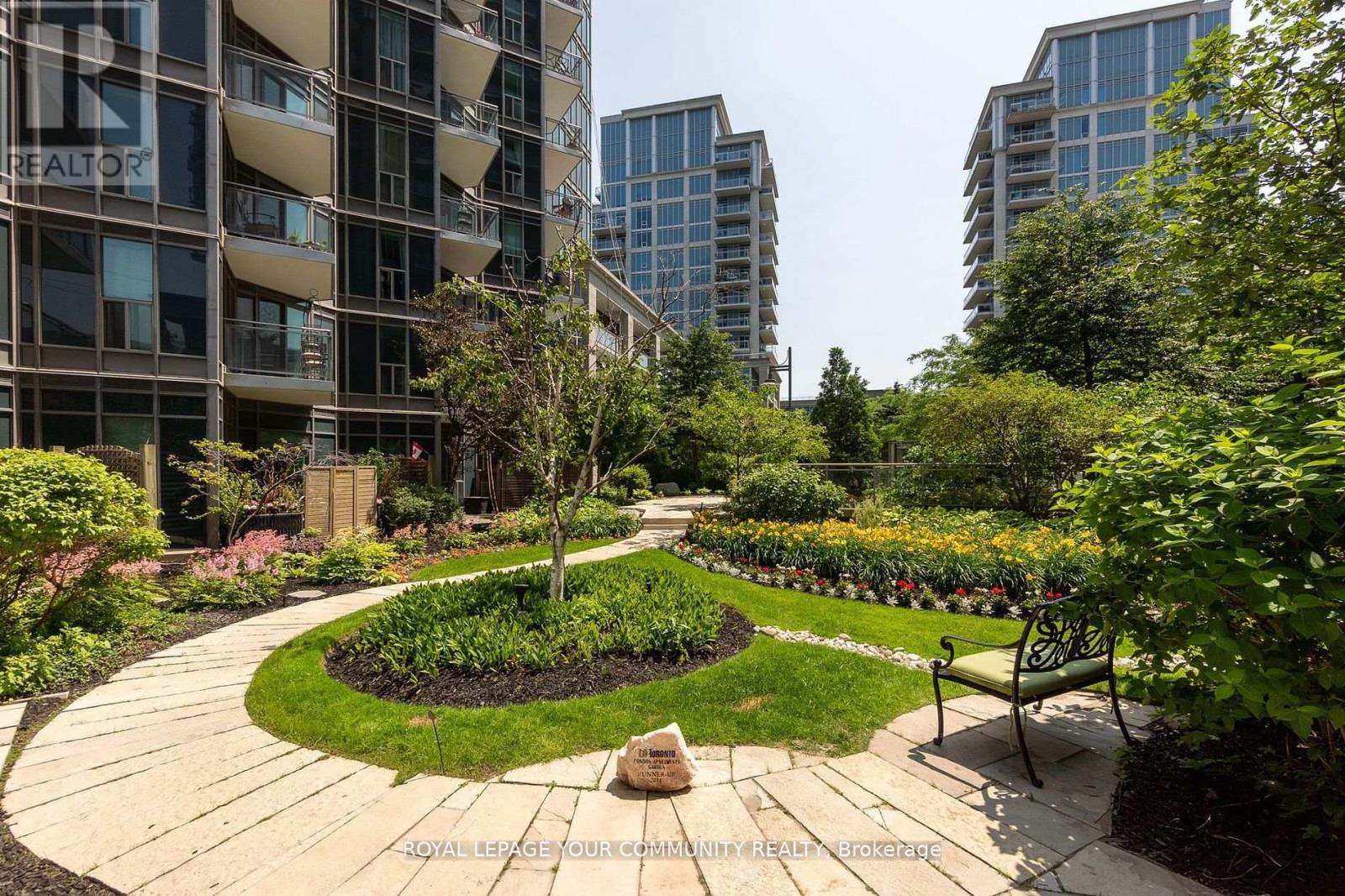Photo 3 of 1506 2119 Lake Shore Boulevard W, Toronto ON