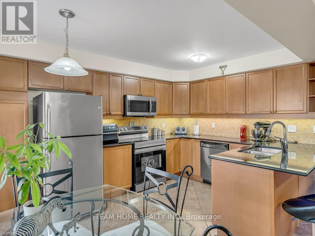 Photo 13 of 1 700 Neighbourhood Circle, Mississauga ON