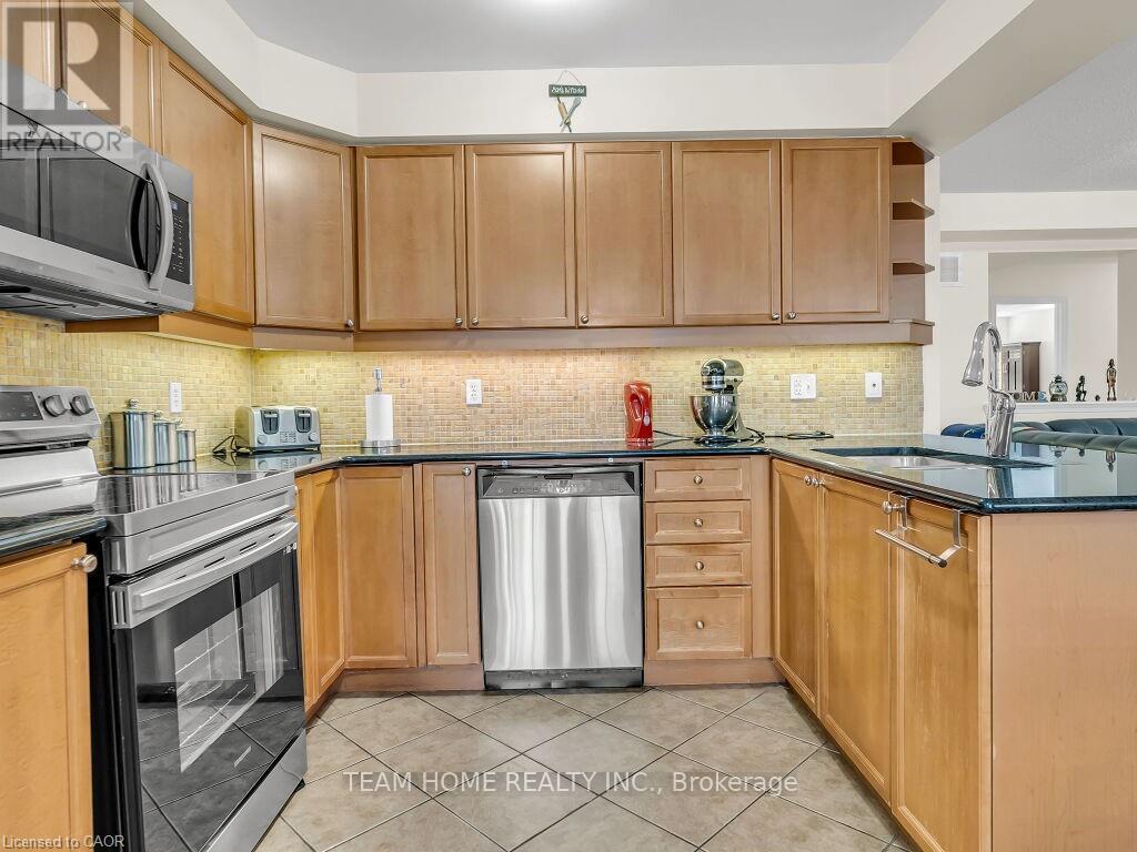 Photo 15 of 1 700 Neighbourhood Circle, Mississauga ON