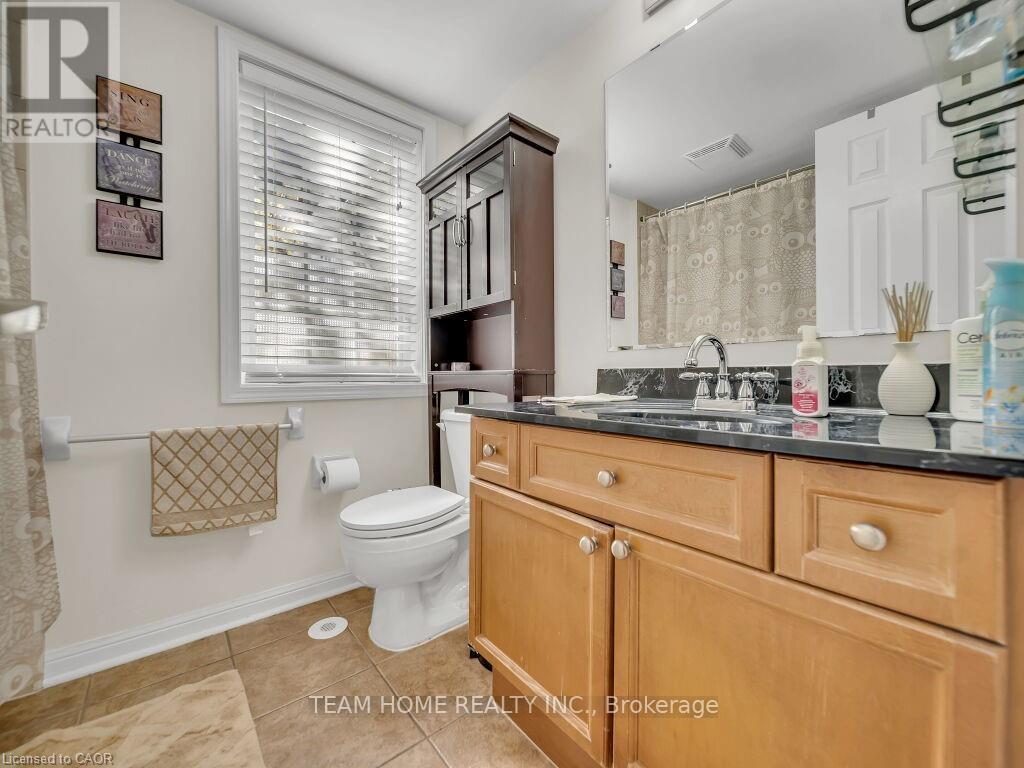 Photo 24 of 1 700 Neighbourhood Circle, Mississauga ON