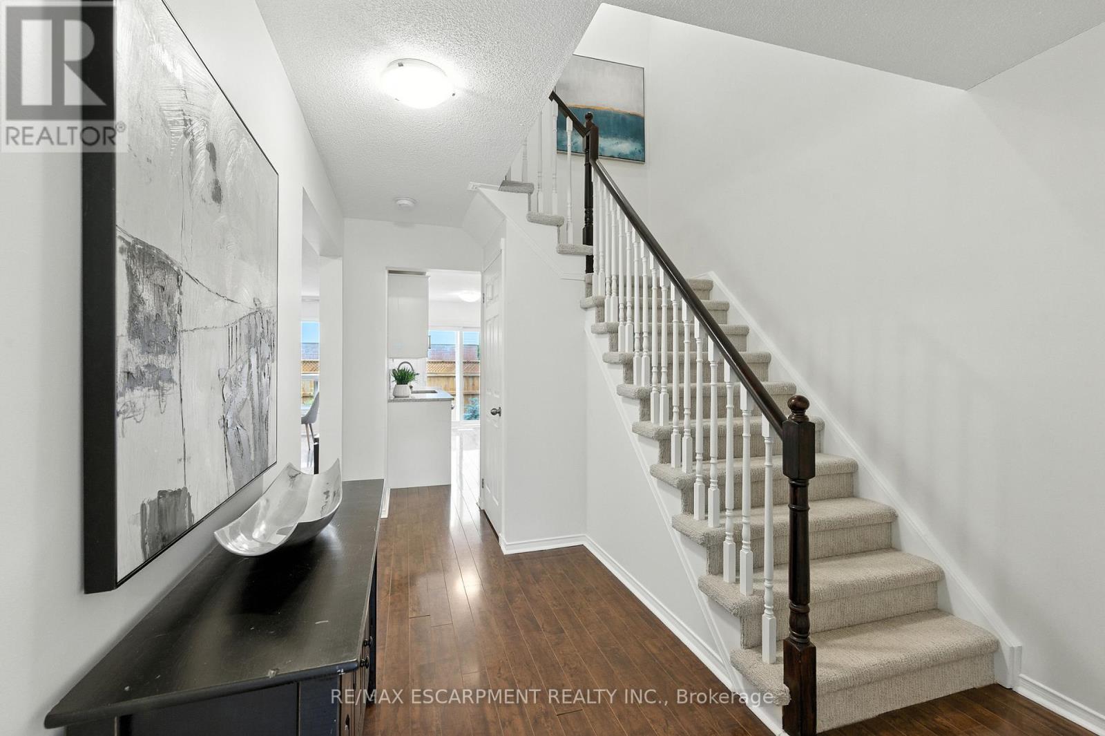 Photo 5 of 23 415 River Oaks Boulevard W, Oakville ON