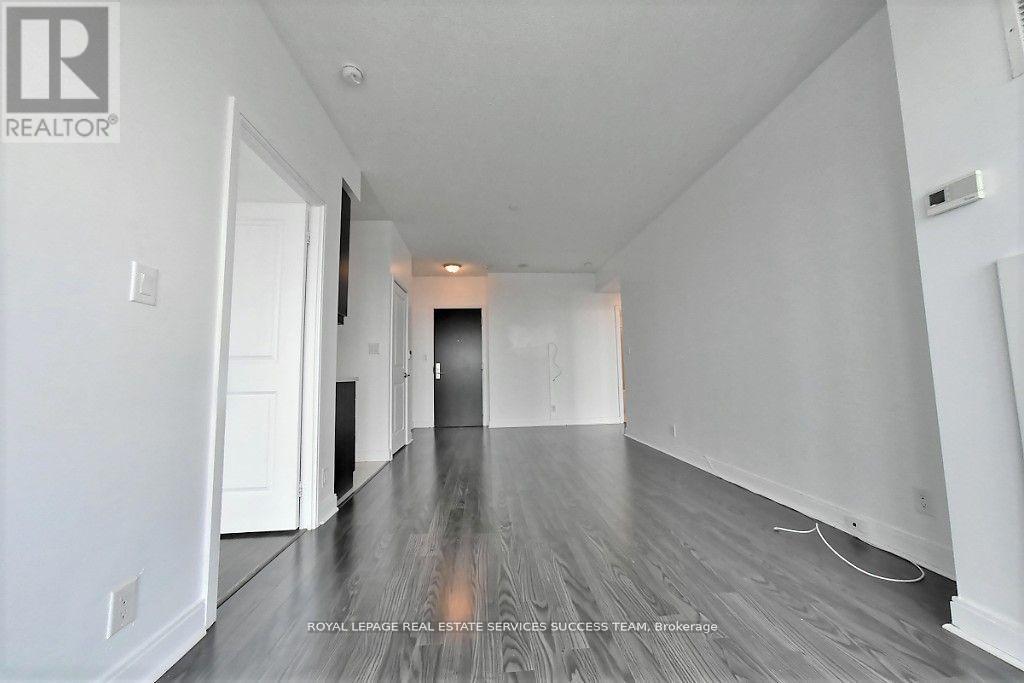 Photo 4 of 4808 60 Absolute Avenue, Mississauga ON