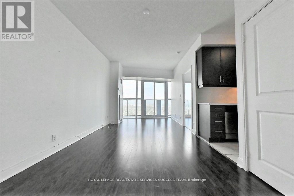 Photo 6 of 4808 60 Absolute Avenue, Mississauga ON