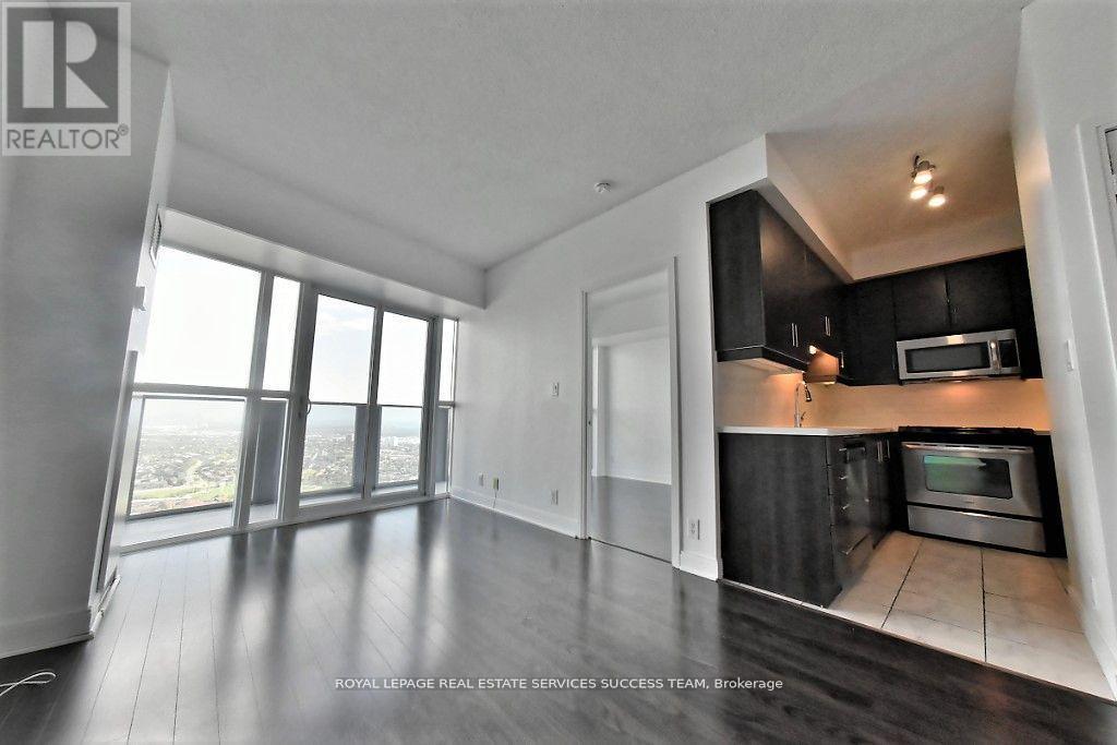 Photo 9 of 4808 60 Absolute Avenue, Mississauga ON