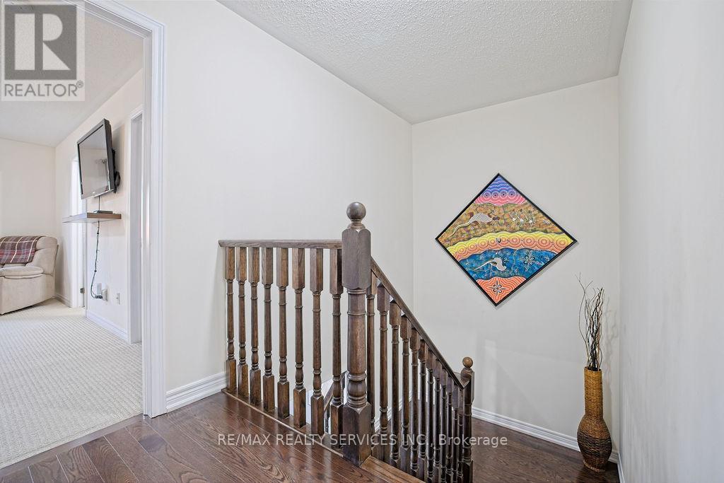 Photo 14 of 11 Trentonian Street, Brampton ON