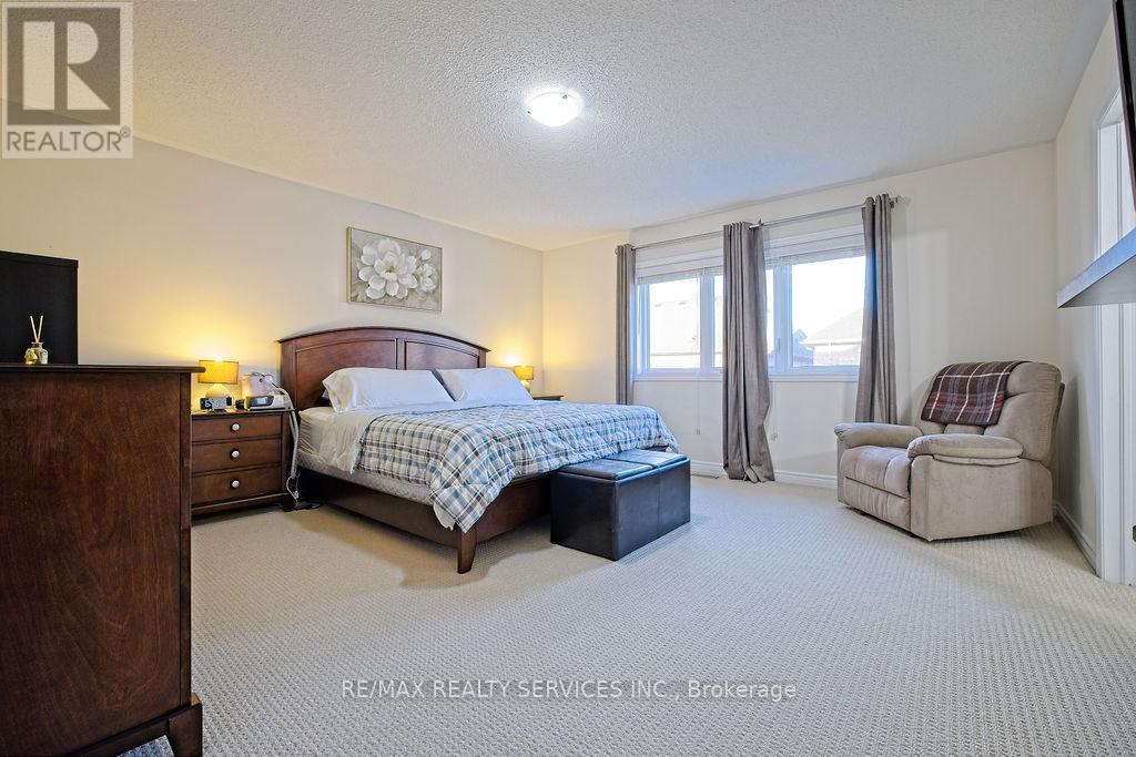 Photo 15 of 11 Trentonian Street, Brampton ON