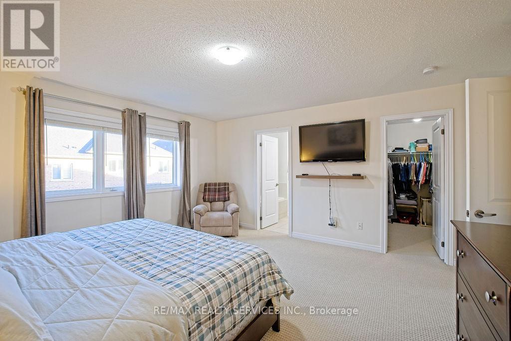 Photo 17 of 11 Trentonian Street, Brampton ON