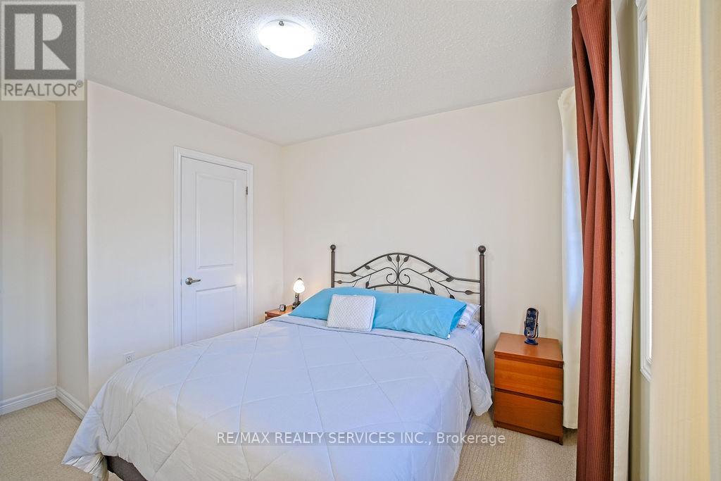 Photo 26 of 11 Trentonian Street, Brampton ON