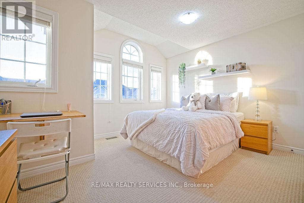 Photo 28 of 11 Trentonian Street, Brampton ON