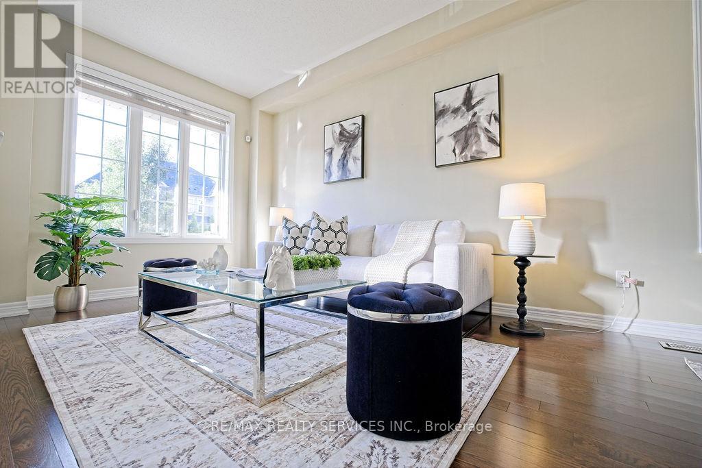 Photo 3 of 11 Trentonian Street, Brampton ON