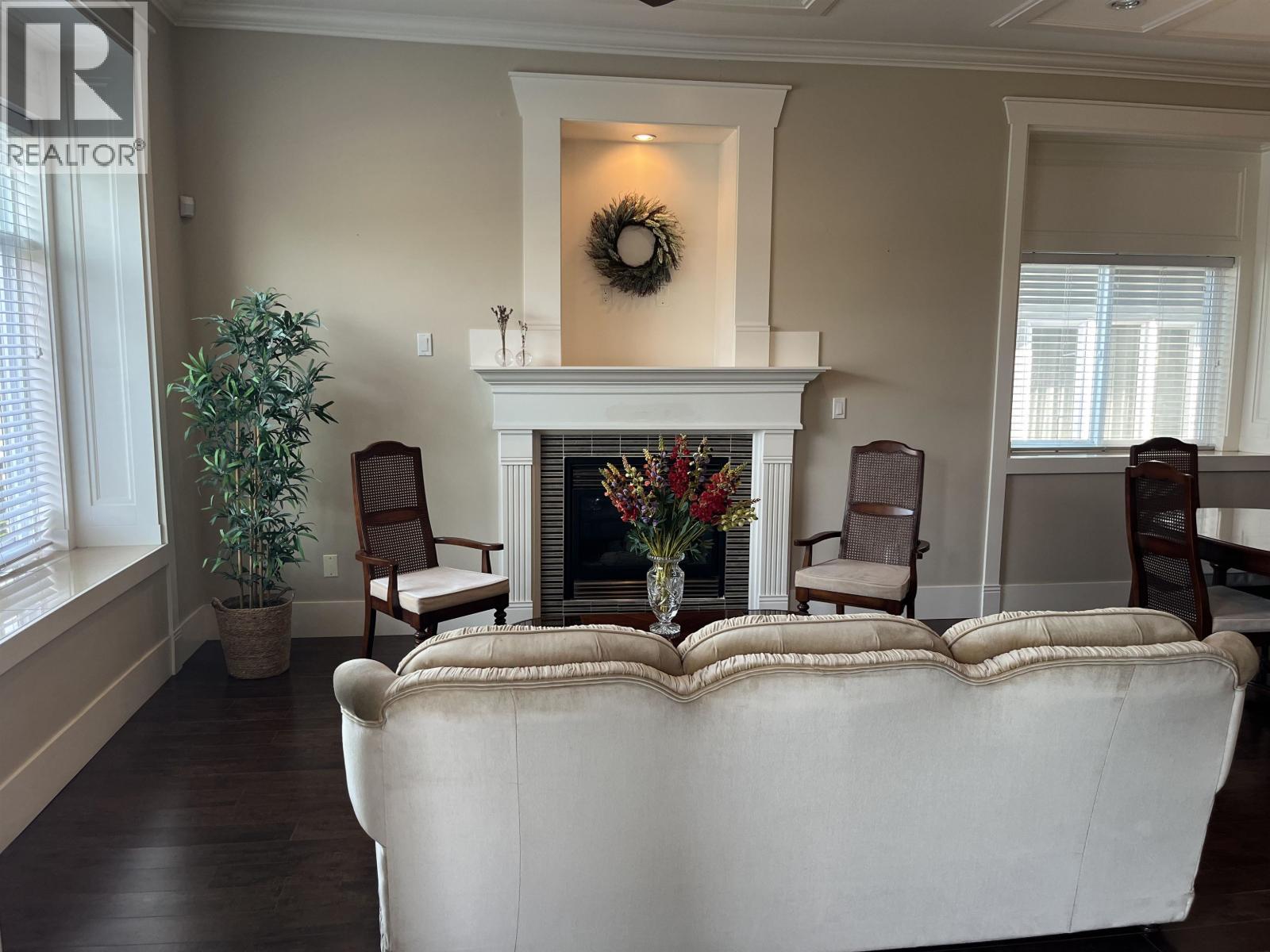 Photo 2 of 3734 Linwood Street, Burnaby BC