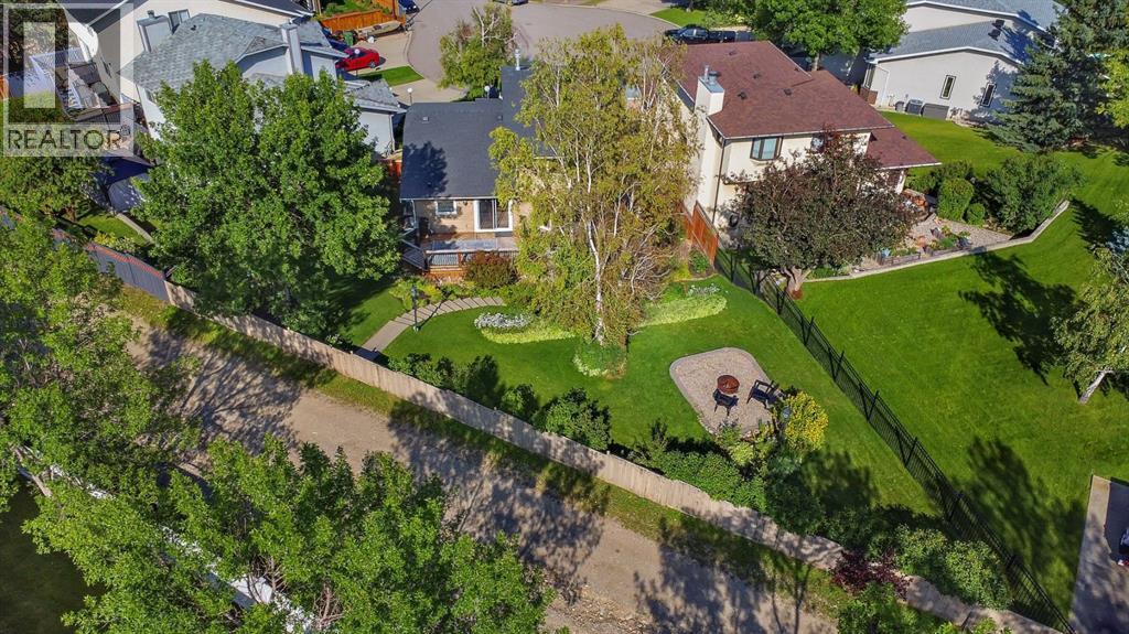 Photo 4 of 23 Sanderling Court, Calgary AB