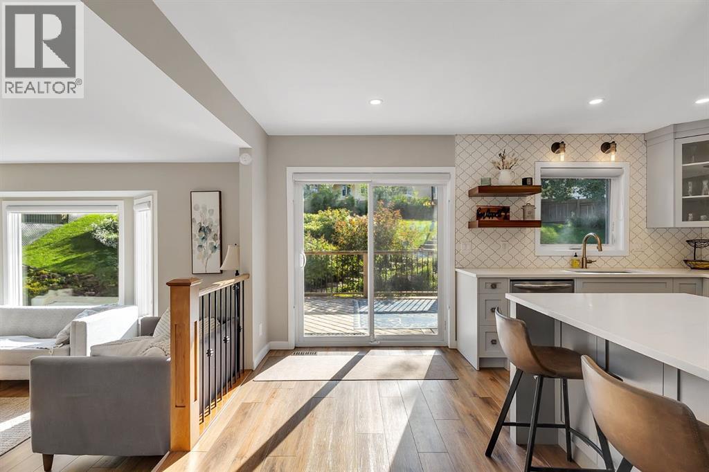 Photo 12 of 23 Sanderling Court, Calgary AB