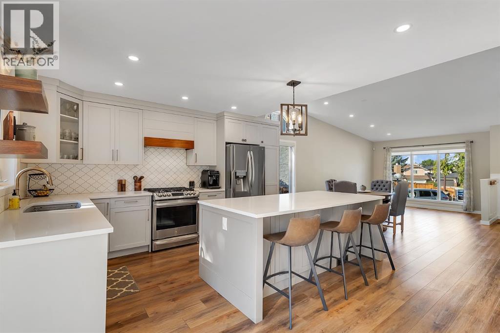 Photo 19 of 23 Sanderling Court, Calgary AB