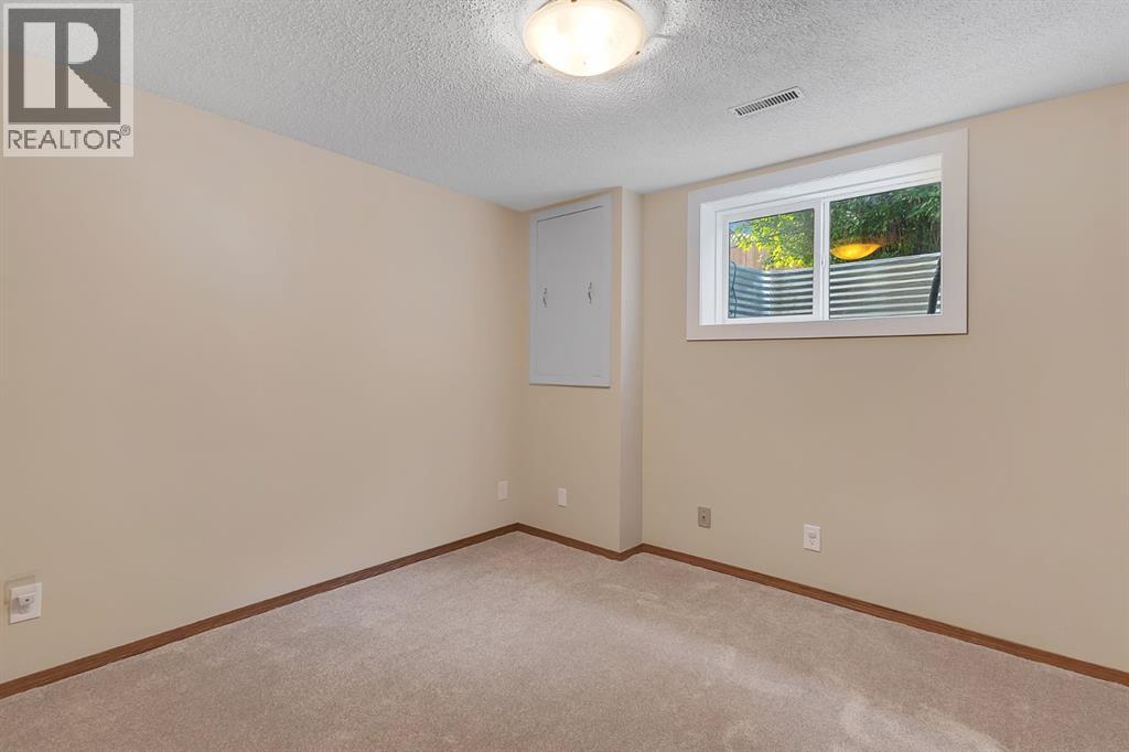 Photo 39 of 23 Sanderling Court, Calgary AB