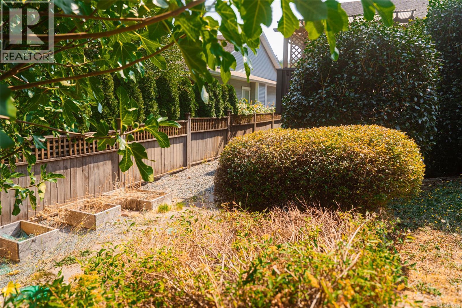 Photo 32 of 1072 Silver Mountain Dr, Nanaimo BC