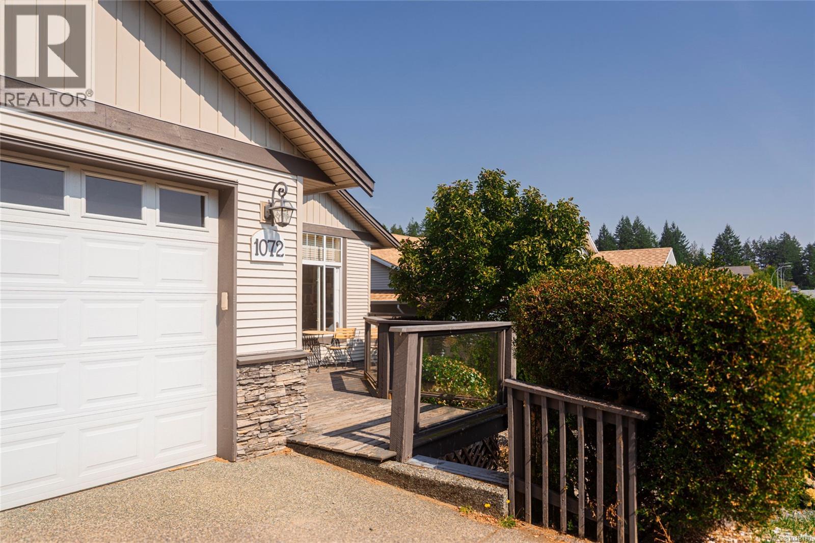 Photo 5 of 1072 Silver Mountain Dr, Nanaimo BC