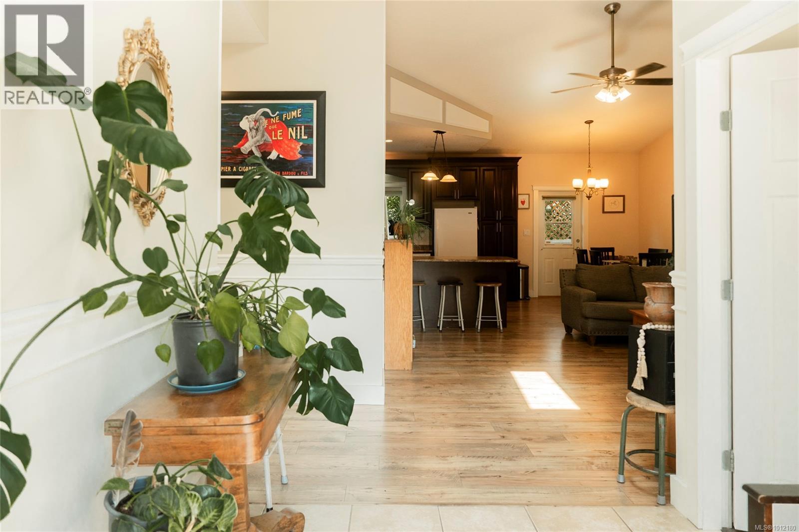 Photo 8 of 1072 Silver Mountain Dr, Nanaimo BC