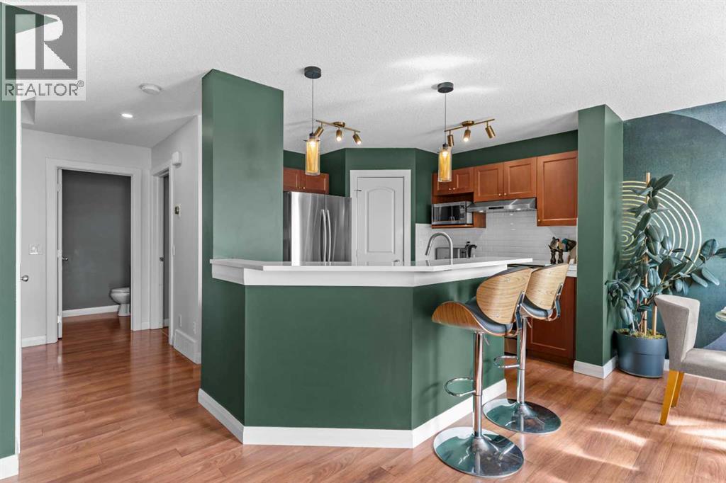 Photo 6 of 120 Evansdale Way Nw, Calgary AB