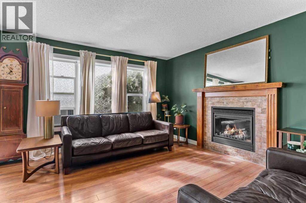 Photo 12 of 120 Evansdale Way Nw, Calgary AB