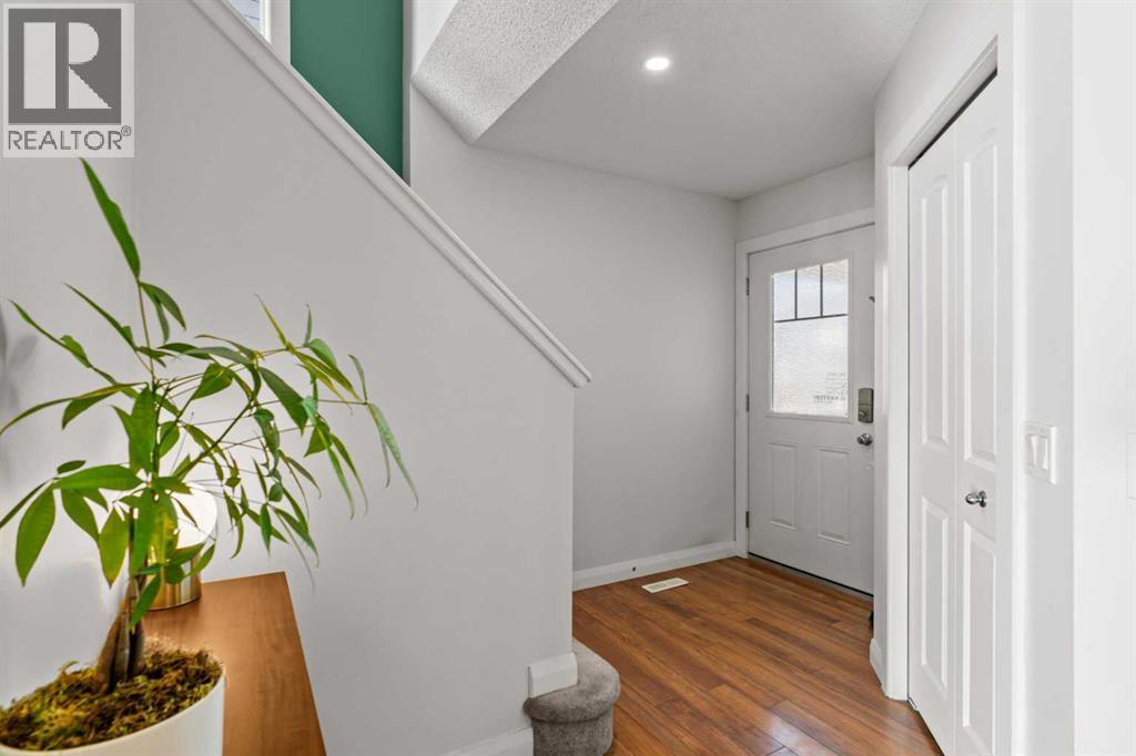 Photo 16 of 120 Evansdale Way Nw, Calgary AB