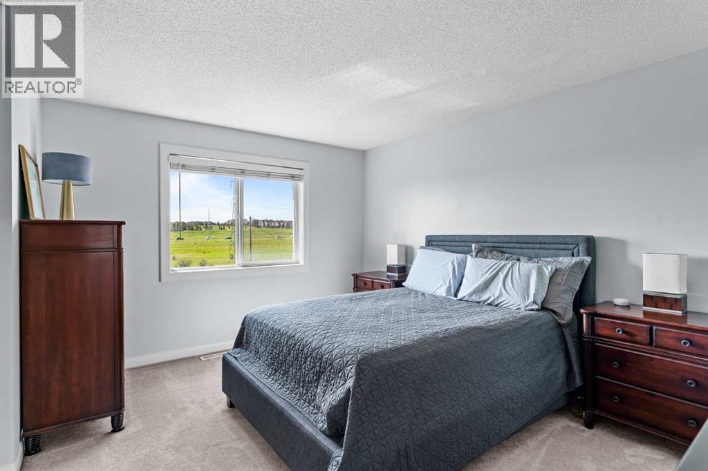 Photo 17 of 120 Evansdale Way Nw, Calgary AB