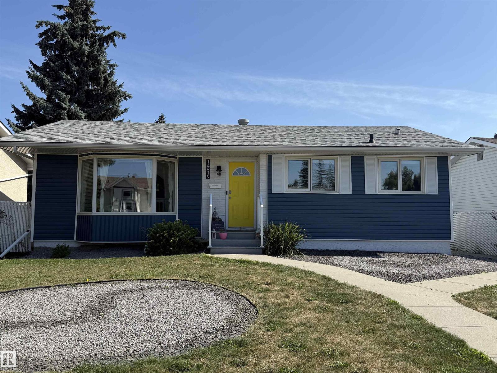 Photo 1 of 14919 96 St Nw Nw, Edmonton AB