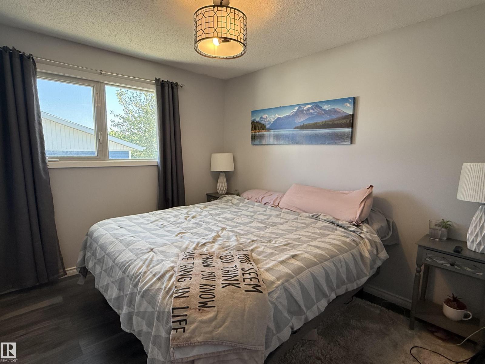 Photo 13 of 14919 96 St Nw Nw, Edmonton AB