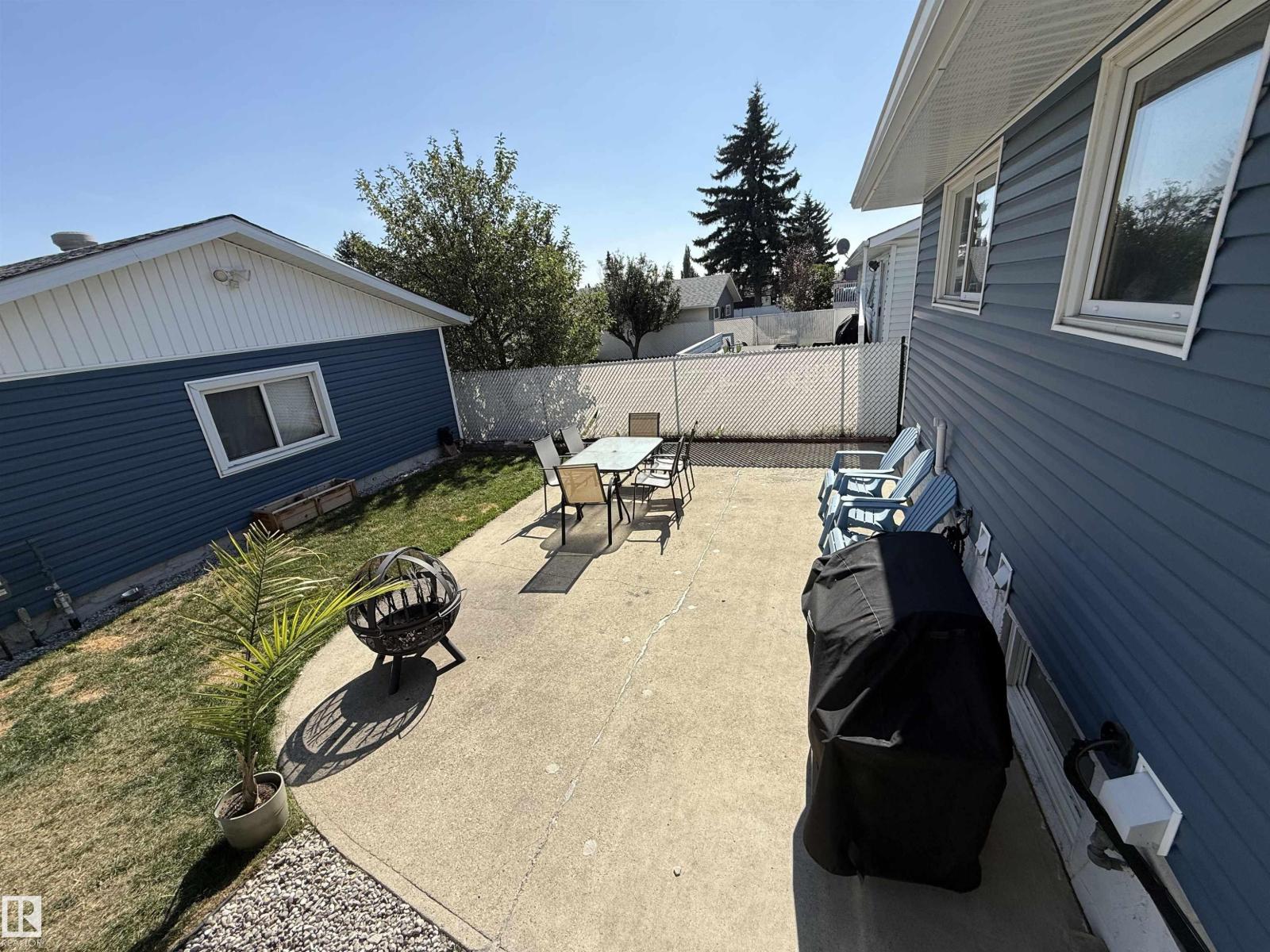 Photo 29 of 14919 96 St Nw Nw, Edmonton AB