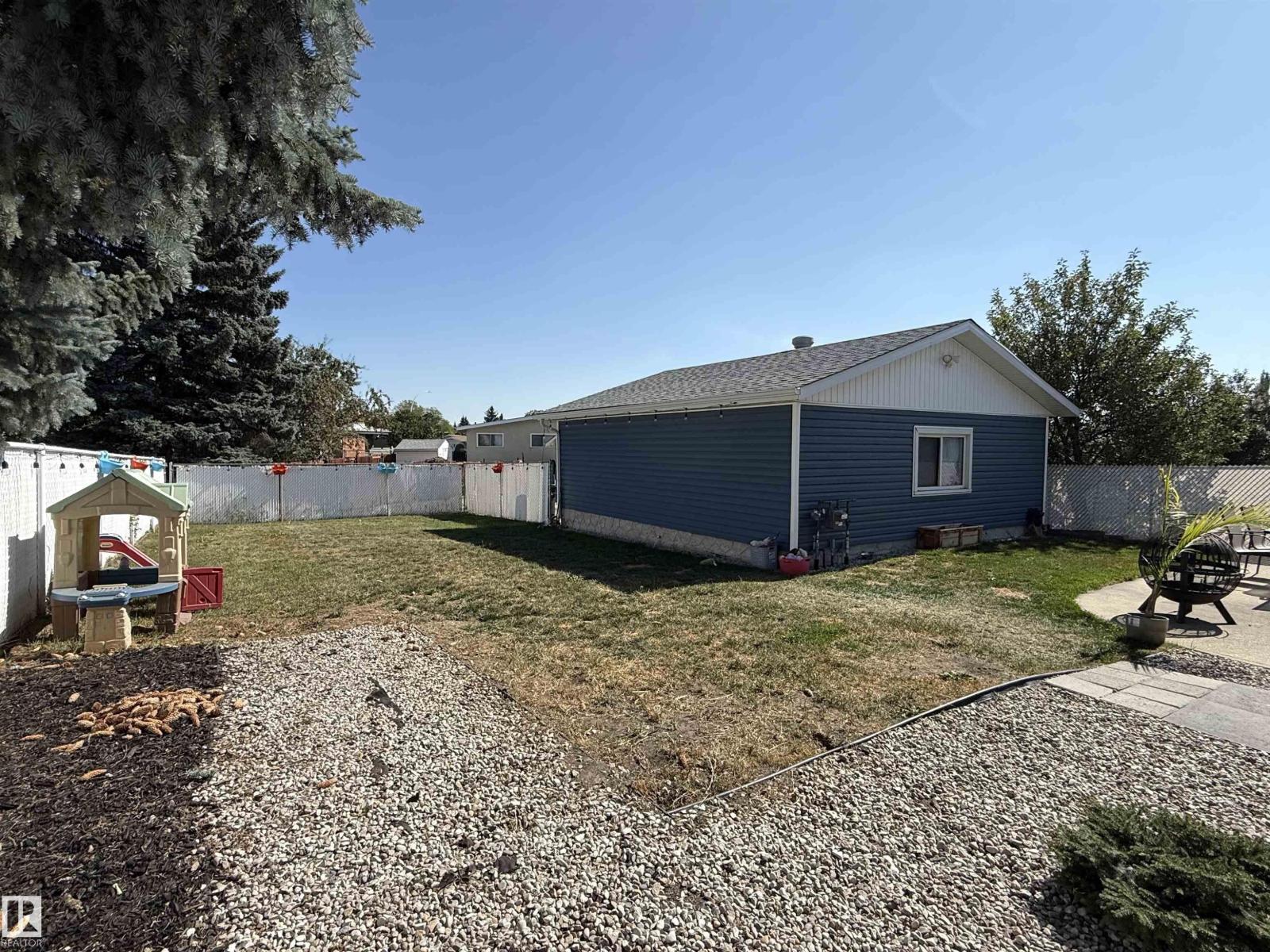 Photo 33 of 14919 96 St Nw Nw, Edmonton AB
