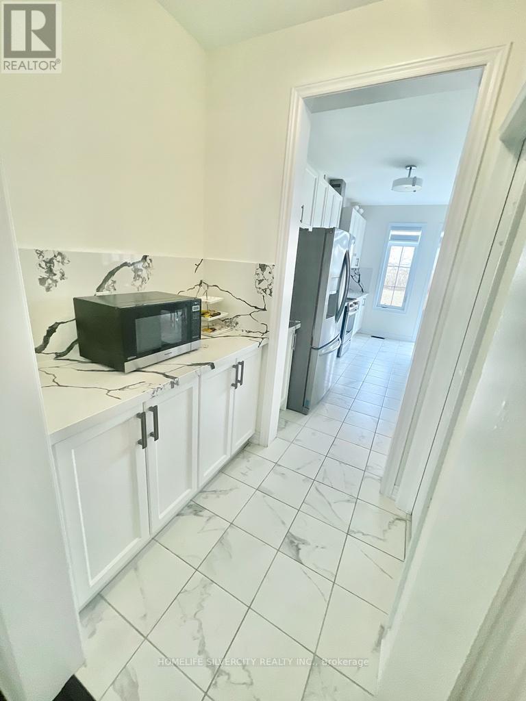 Photo 15 of 111 Oak Avenue, Brant ON