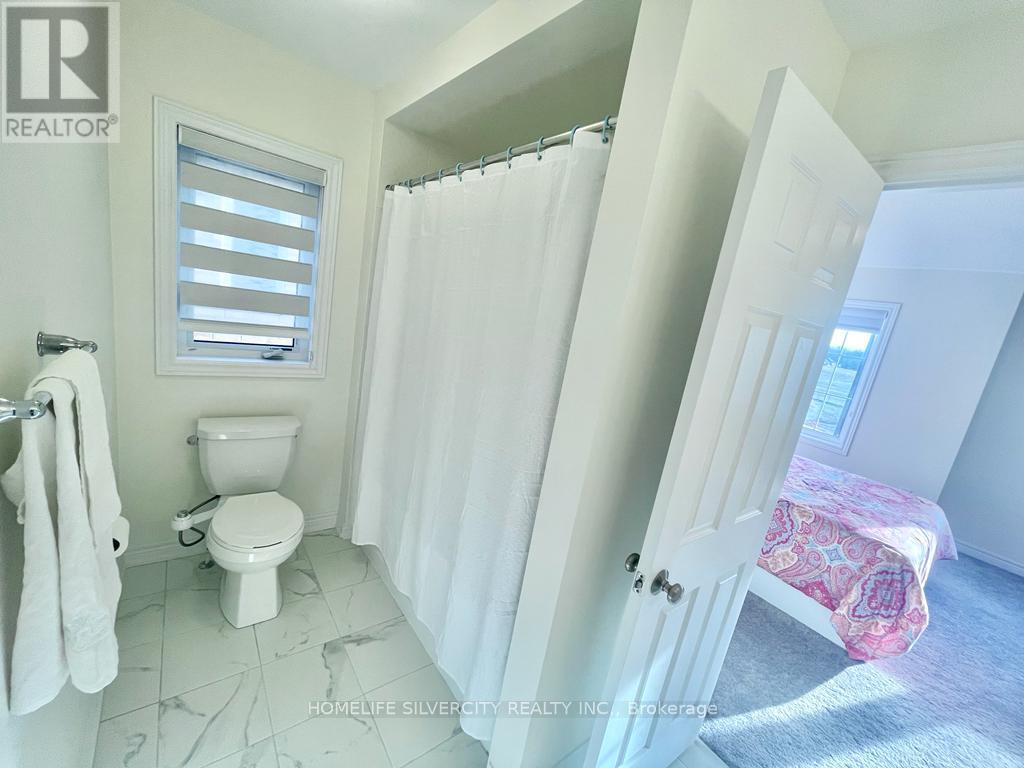 Photo 30 of 111 Oak Avenue, Brant ON