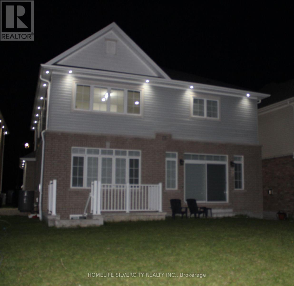 Photo 39 of 111 Oak Avenue, Brant ON