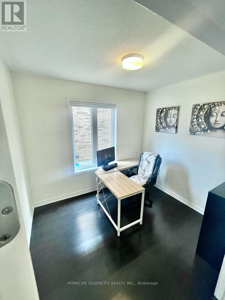 Photo 6 of 111 Oak Avenue, Brant ON