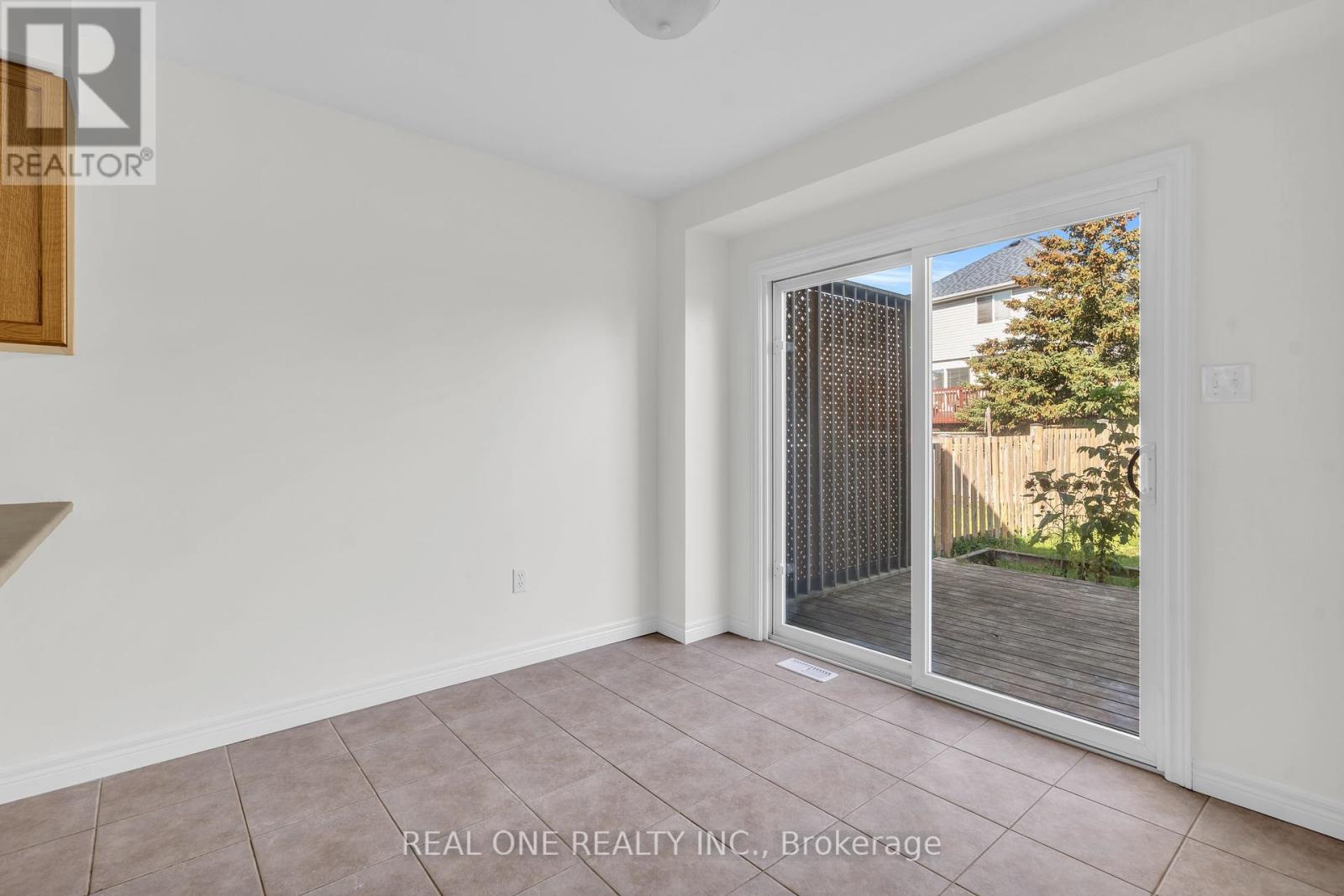 Photo 14 of 120 Sofron Drive, Cambridge ON