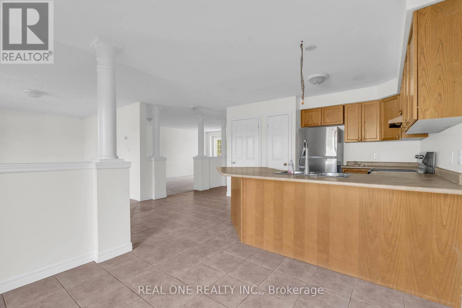 Photo 15 of 120 Sofron Drive, Cambridge ON
