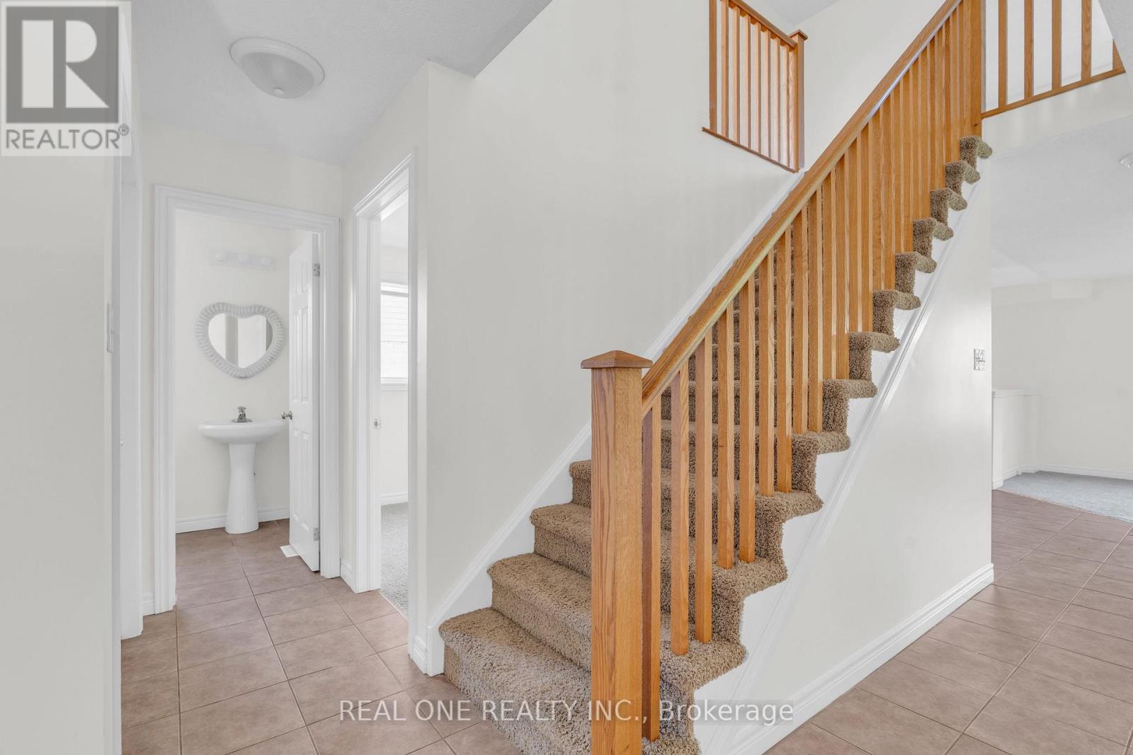 Photo 17 of 120 Sofron Drive, Cambridge ON