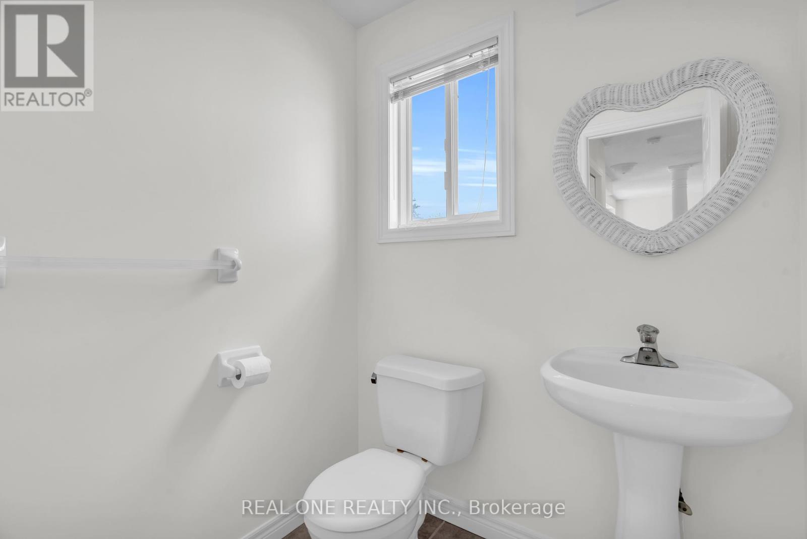 Photo 19 of 120 Sofron Drive, Cambridge ON