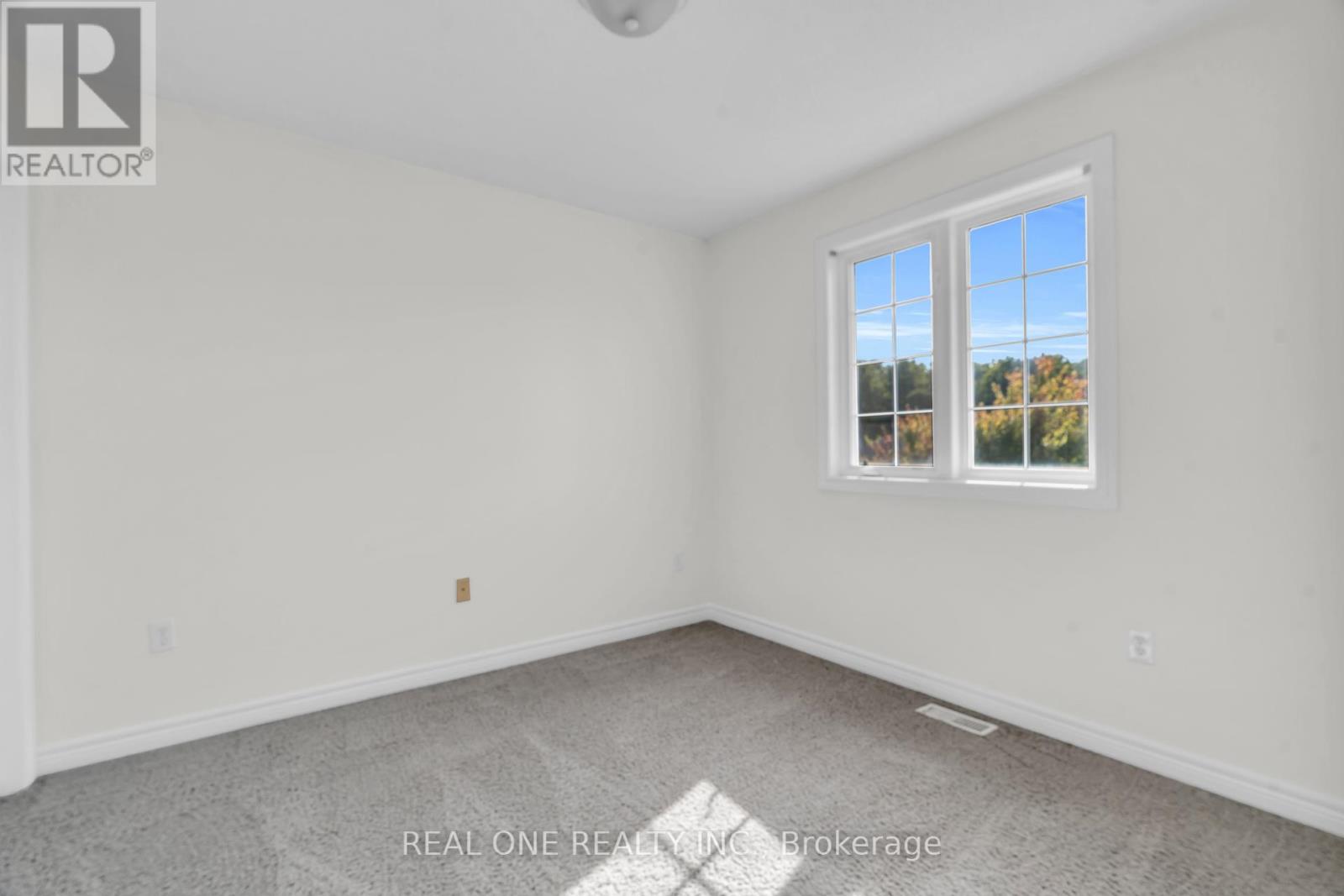Photo 22 of 120 Sofron Drive, Cambridge ON