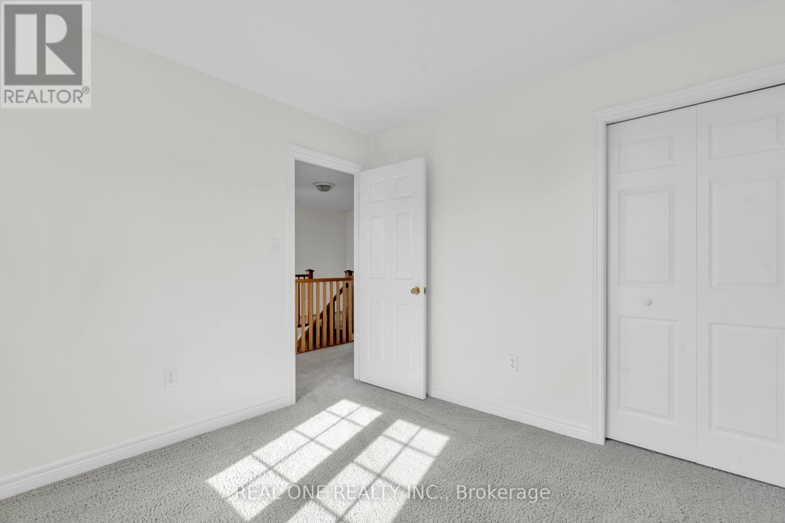 Photo 23 of 120 Sofron Drive, Cambridge ON
