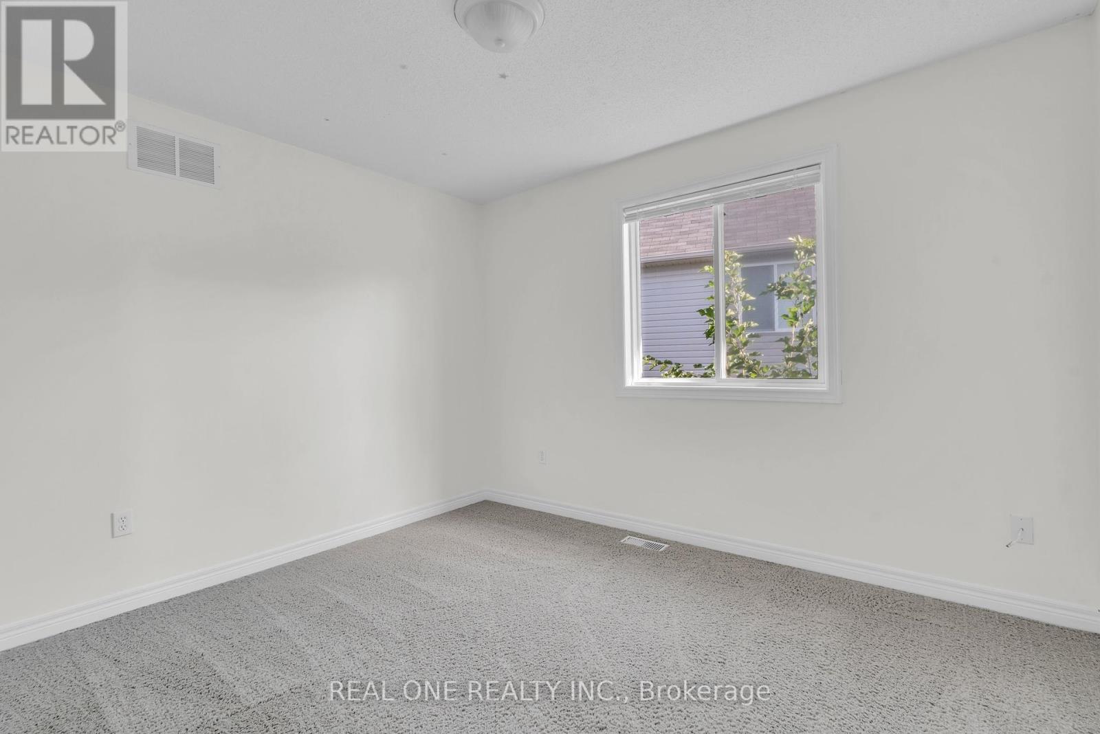 Photo 24 of 120 Sofron Drive, Cambridge ON