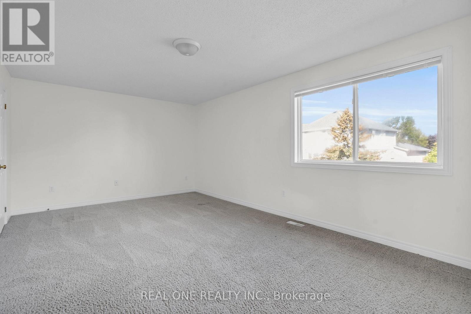 Photo 26 of 120 Sofron Drive, Cambridge ON