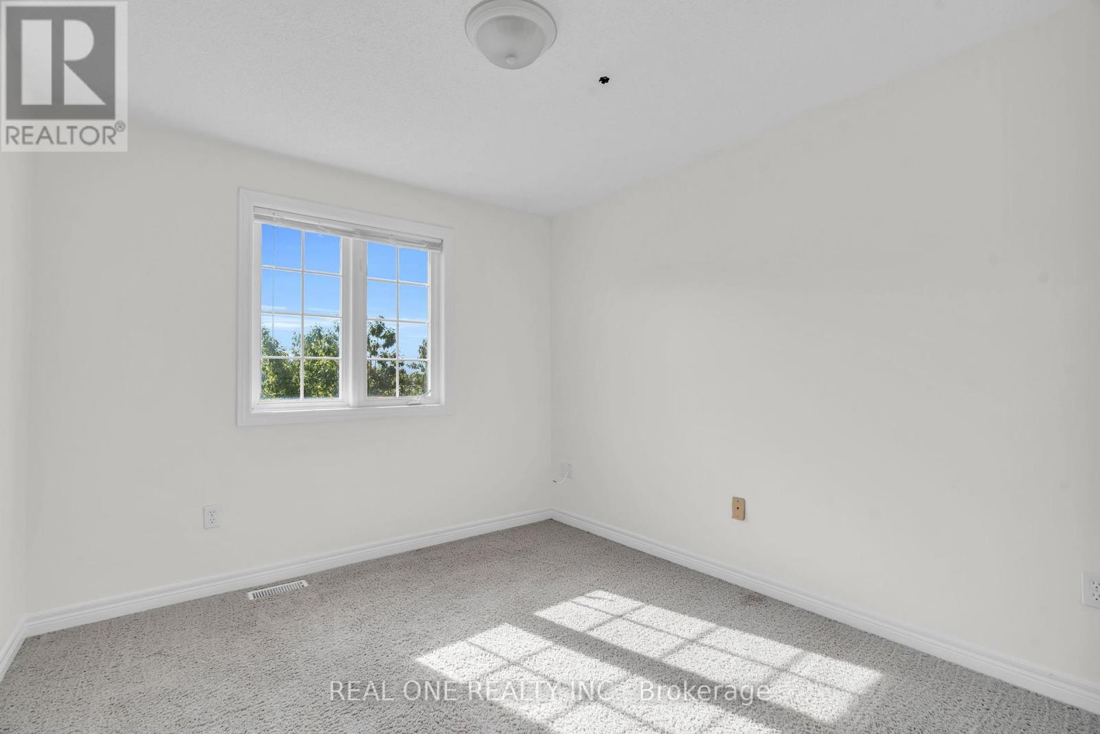 Photo 30 of 120 Sofron Drive, Cambridge ON