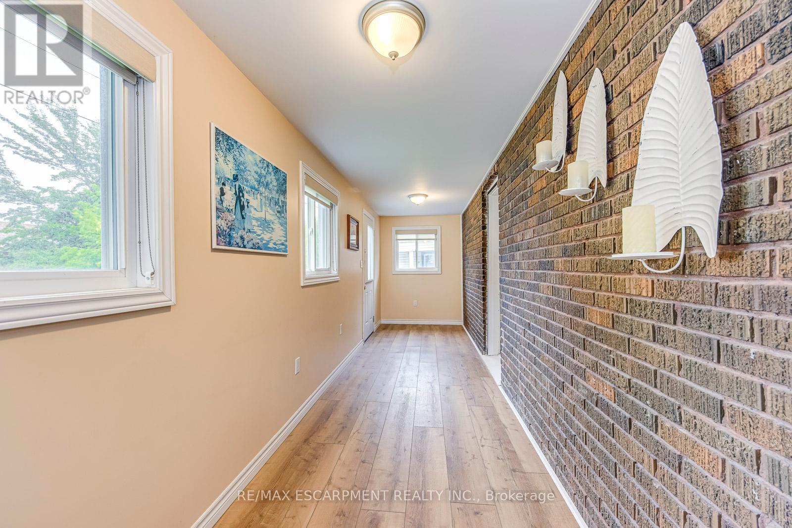 Photo 16 of 5188 Maple Street, Niagara Falls ON