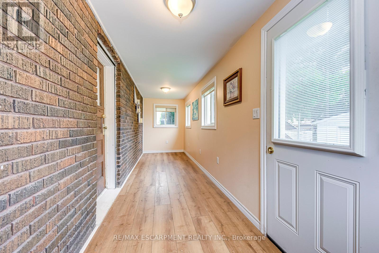 Photo 17 of 5188 Maple Street, Niagara Falls ON